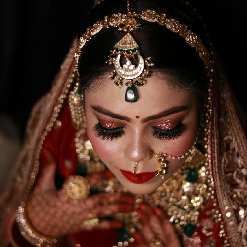 Avni Kashyap Makeup Artist Near