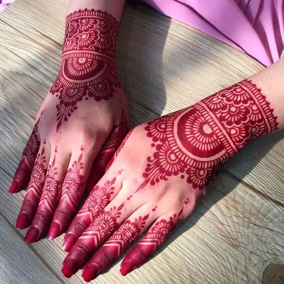 Glitter Henna Designs for Bride’s friends