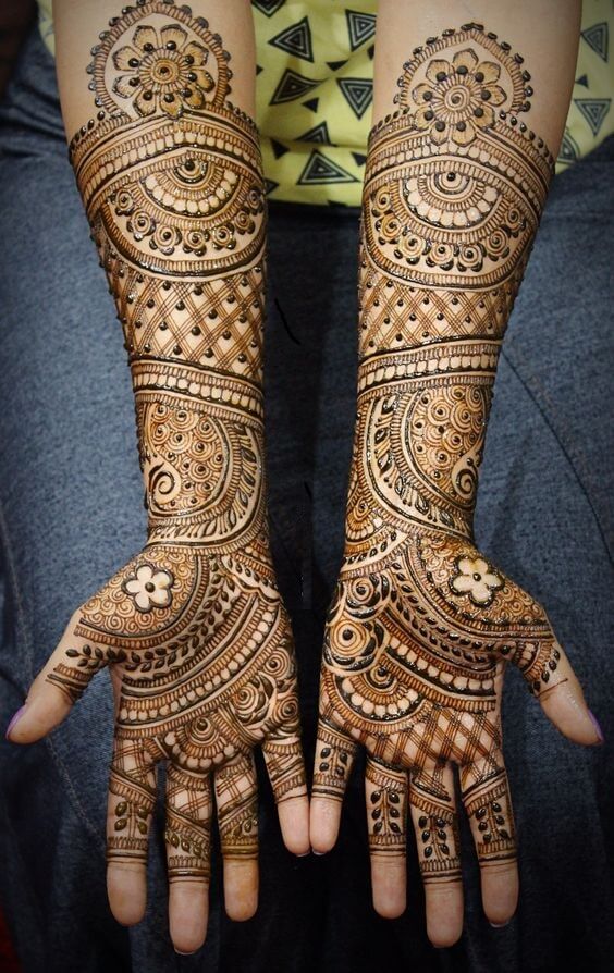 Intricate bridal mehndi