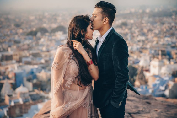 Types of Couple Poses for Your Pre-Wedding Photoshoot | Wedding Photography  Videography in Singapore