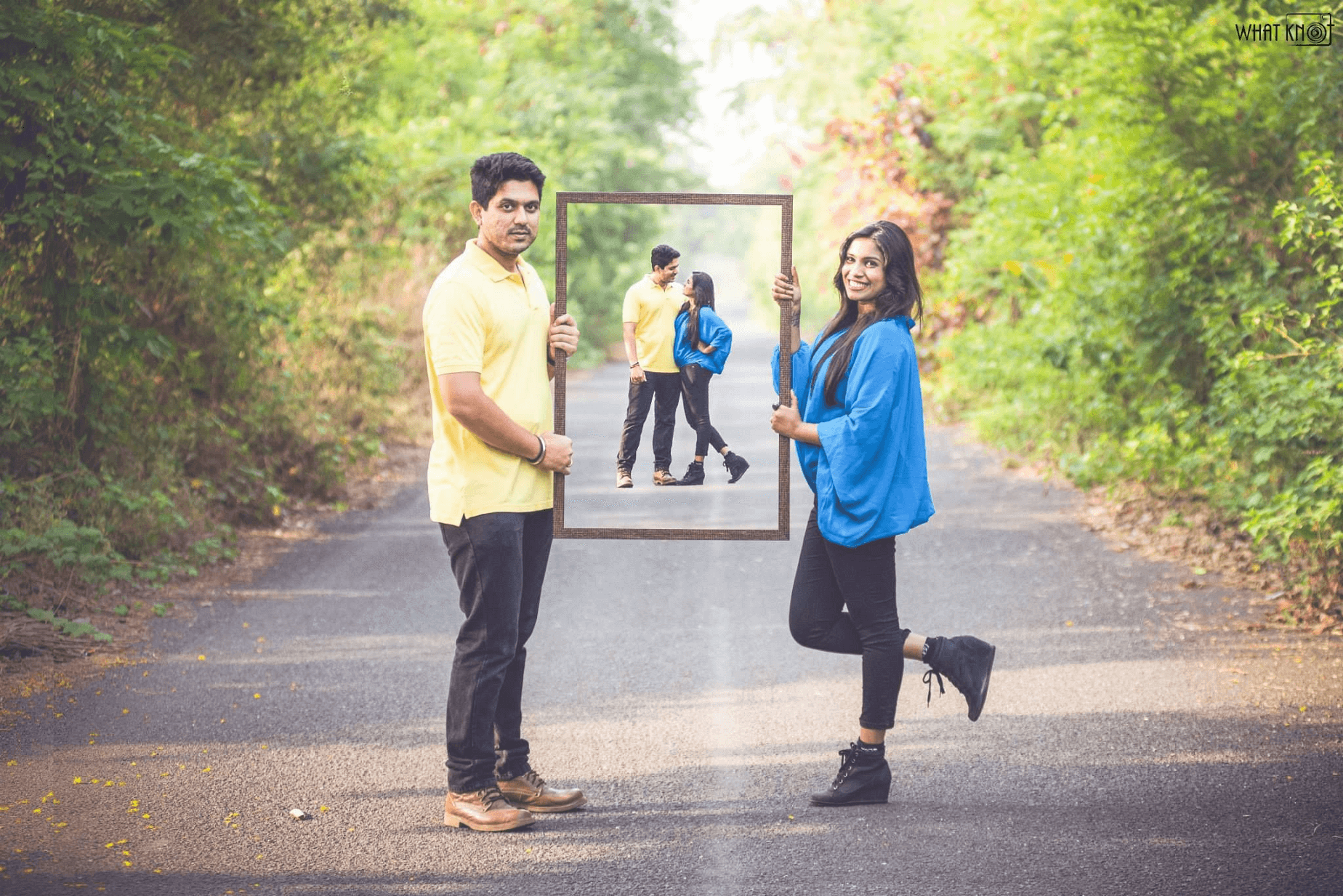 Photos in photo frames - Pre wedding pose