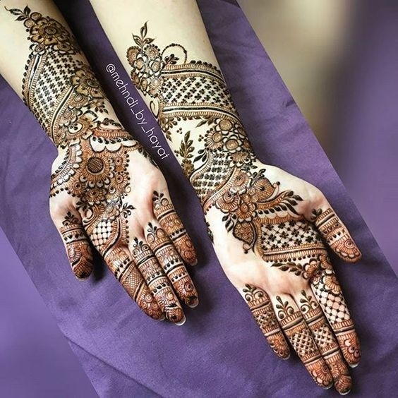 Amazing Arabic style bridal mehndi design