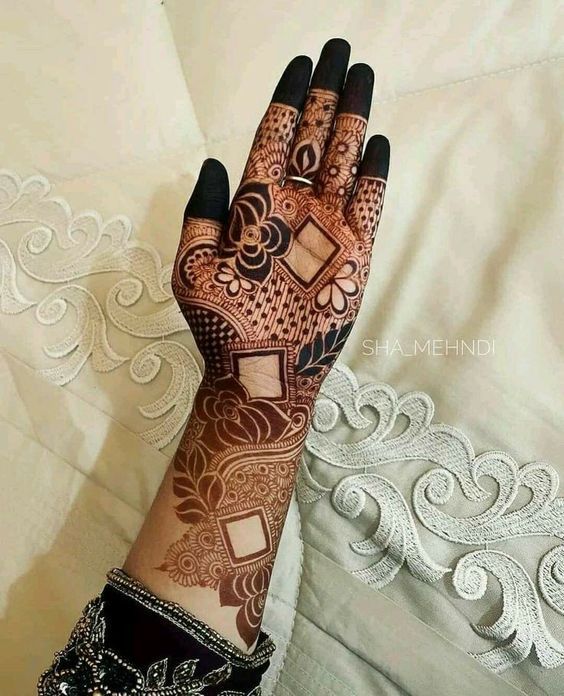 Attractive Petals & Square Arabic Mehndi Designs