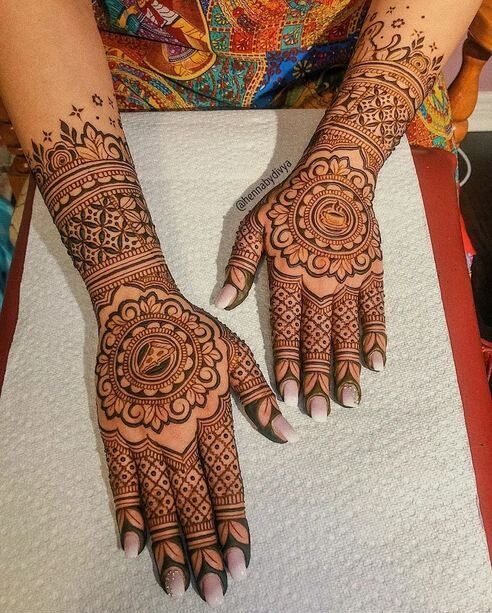 Beautiful Floral Backhand Mehndi Design