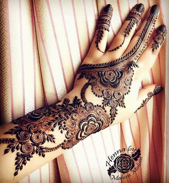 Bold Henna Mehndi Design