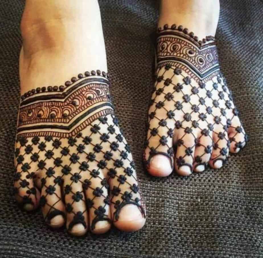 Easy Jaal Leg Mehndi Design