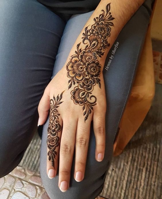 Elegant Flowery Arabic Mehndi