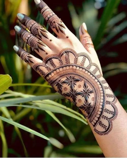 Half-Mandala Arabic Mehndi Design