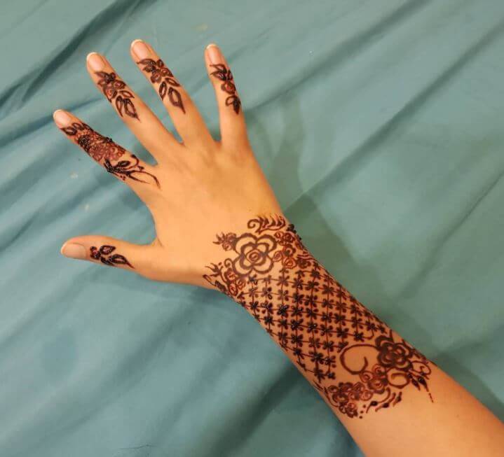 Net Motif Back Hand Arabic Mehndi Design