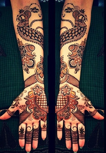 Peacock inspired pakistani mehndi design