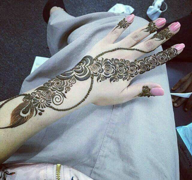 Rose-Petals Based Arabic Mehndi Design