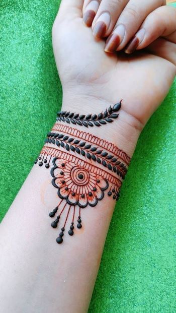 Wrist Bridal Arabic Mehndi Design