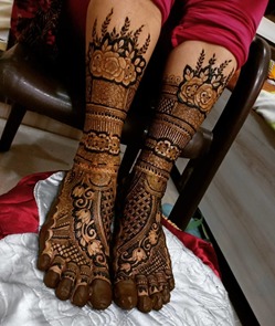 Enhanced Thick Floral Leg Henna Pattern
