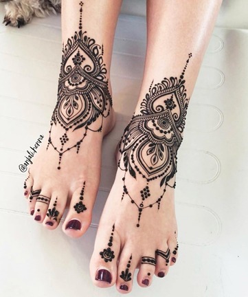 Paisley Vine Beautiful Mehndi Design