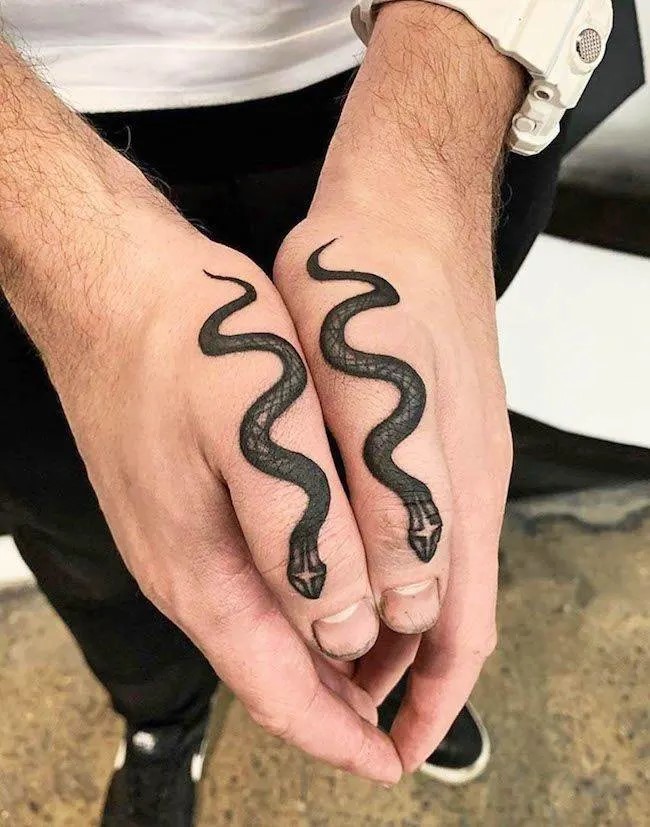 Run Snakes On Finger